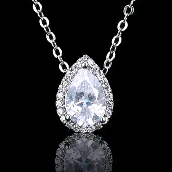 Charming 925 Silver Water Drop 3Ct Moissanite Pendant Necklaces.